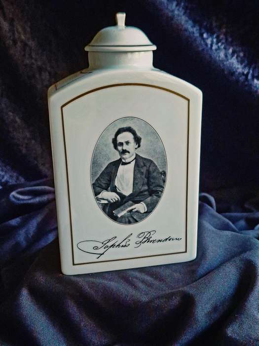 Stunning Vintage B & G Copenhagen Porcelain Tea Caddy (Sophus Barendsen)