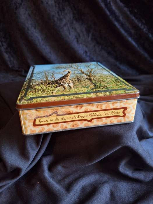 Vintage Edward Sharp Scenes of Kruger National Park - South Africa Tin - Giraffe.