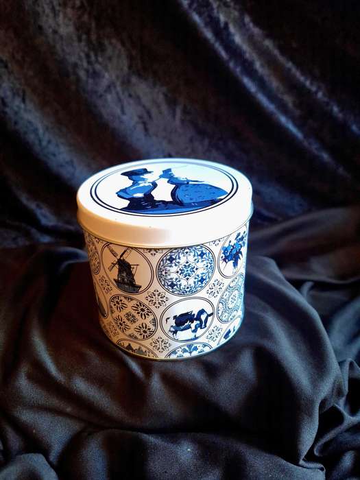 Vintage Styled Dutch Biscuit Tin.