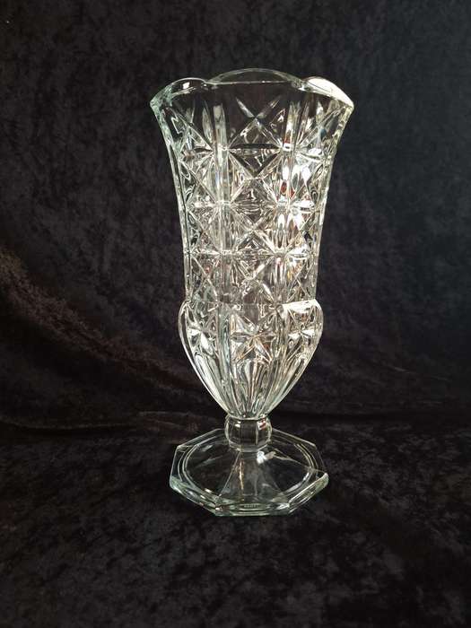 Beautiful Vintage Italian Pressed Glass Vase.