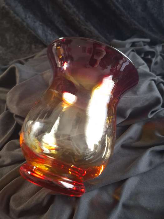 Stunning Vintage Italian Glass Vase.