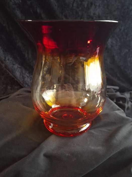Stunning Vintage Italian Glass Vase.