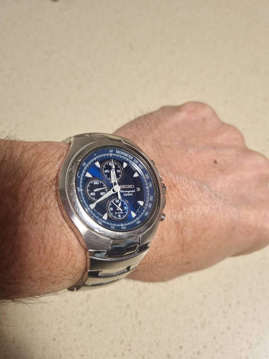 ### Seiko Chronograph Alarm quartz Medium wrist fit ###