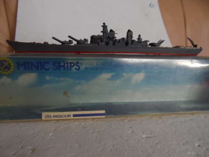 VINTAGE MINIC USS MISSOURI M743~ ~ Diecast~ 1:1200 Scale -BOXED  [M29]