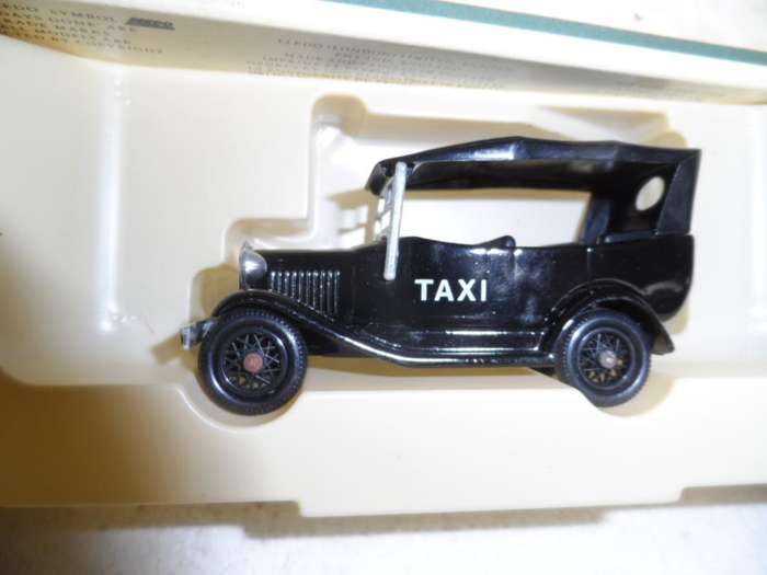 LLEDO  1934 FORD MODEL A CAR- TAXI BLACK- BOXED  [M12]