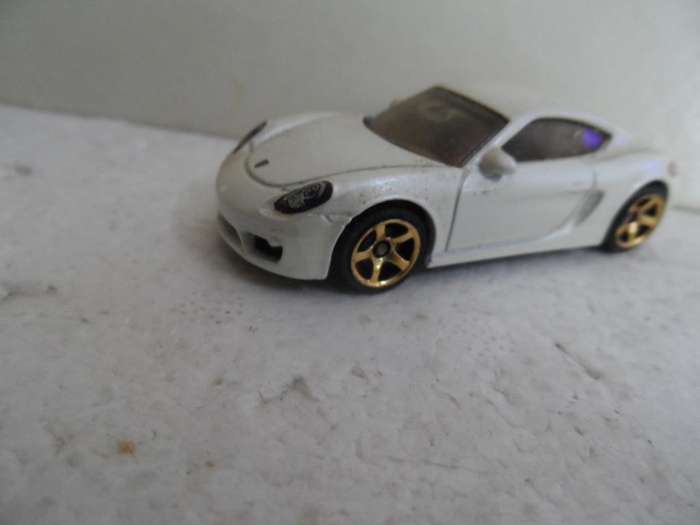 2018 Matchbox superfast White 2014 Porsche Cayman