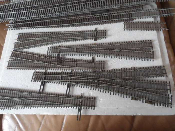 HO Shinohara code 80 NS flextrack and 5 turnouts