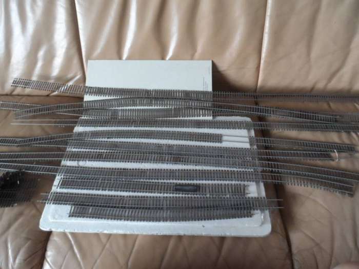 HO Shinohara code 80 NS flextrack and 5 turnouts