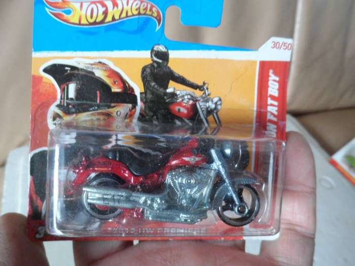 HOT WHEELS HARLEY DAVIDSON FAT BOY 30/247 - HW PREMIERE 30/50 - NEW SEALED 2011 [M50]