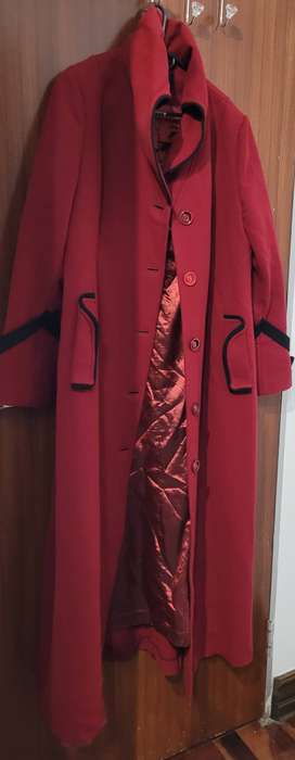 Beautiful long red coat (Size 50)