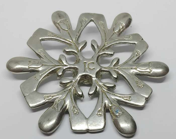 Jenna Clifford Pewter Snowflake Pendant 60mm