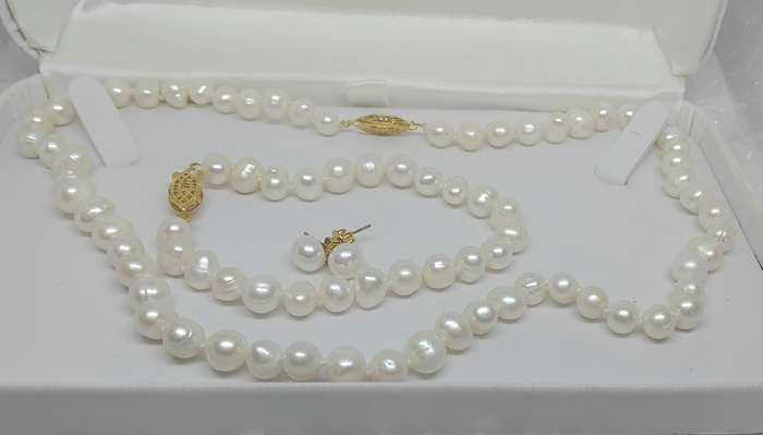 Genuine Round Pearl Set - Necklace, Bracelet and Earrings