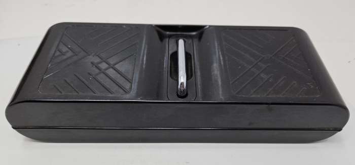 SEAFOTH ENGLISH BAKELITE GAMING CHIPS BOX WITH 6 ASSORTED COLOUR CHIPS