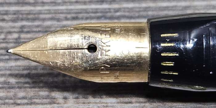 Boxed vintage Parker VP fountain pen, 14K gold nib