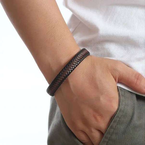 MENS BRAIDED LEATHER BRACELET
