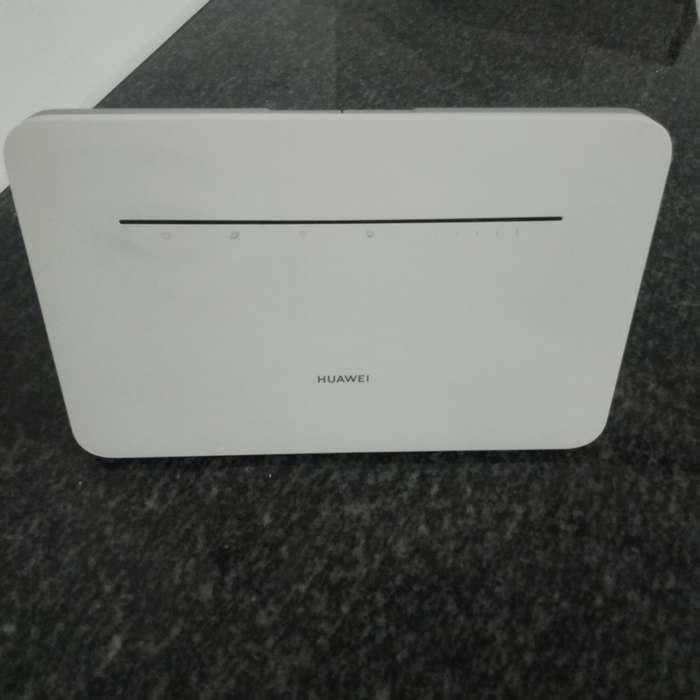 Huawei B535 -932 4G LTE Desktop Router (Needs Sim)