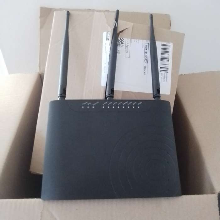 DLINK DSL-2877AL Dual-Band 2.4GHz/5GHz 4-Port Wireless Router with USB