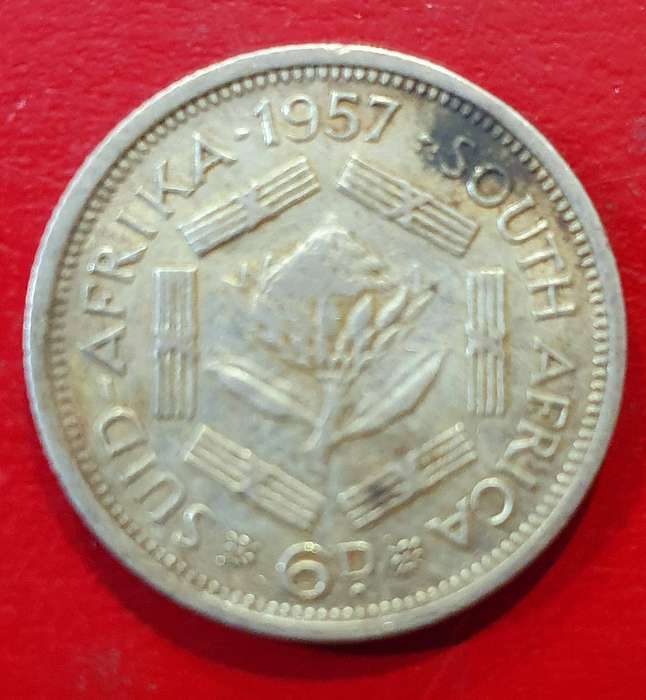 1957 6 Pence - Elizabeth II 1st portrait  Silver (.500)  2.83 g