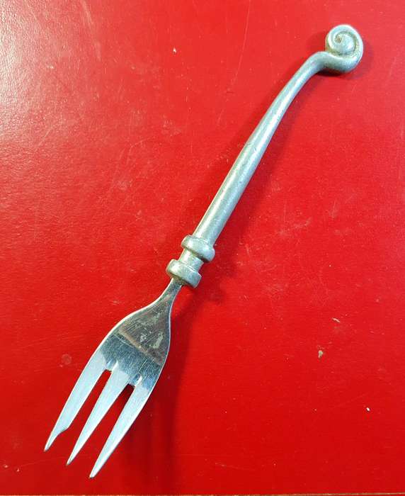 CARROL BOYES CAKE FORK