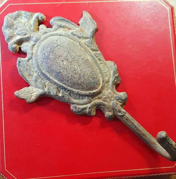 ANTIQUE 1820s BIG CAST IRON COAT / HAT WALL HOOK.