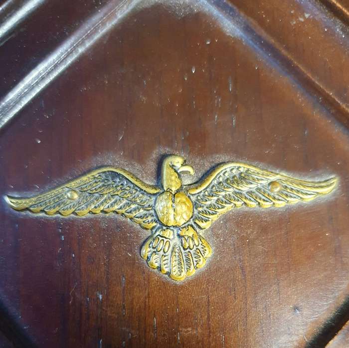 VINTAGE BRASS FLYING AMERICAN BALD EAGLE PLAQUE.