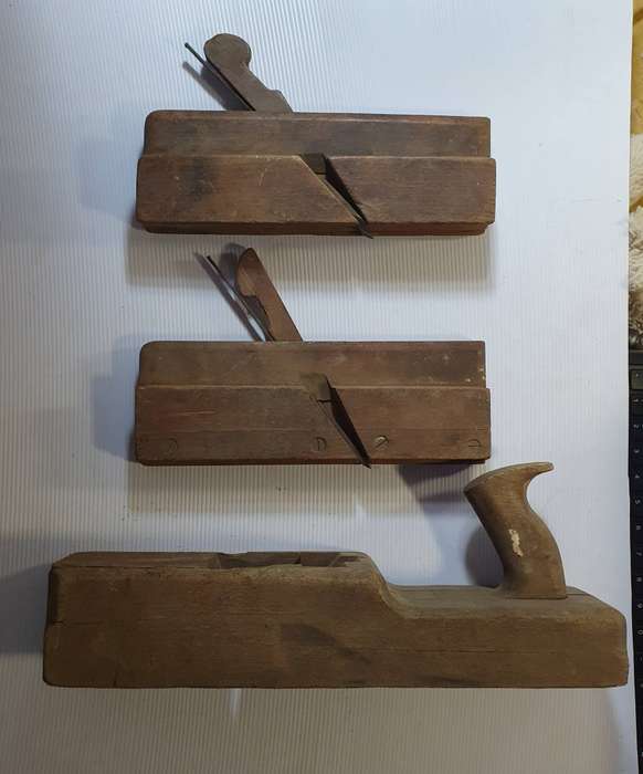 3 X ANTIQUE WOODEN MOLDING &  BLOCK PLANES.