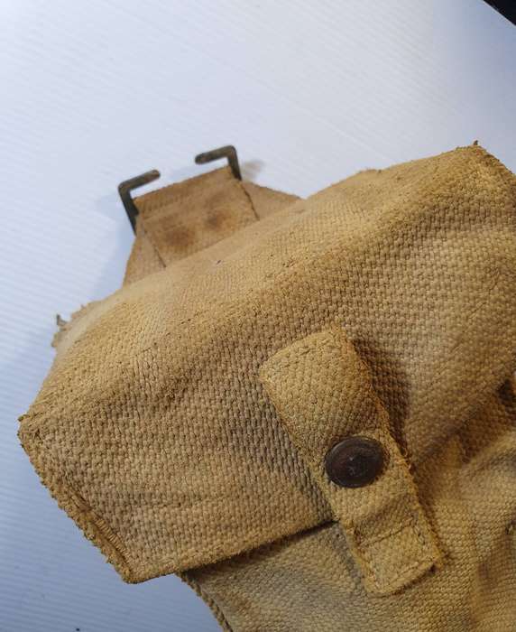 WW11  PATERN 37 BRITISH BIG BREN AMMO POUCH.