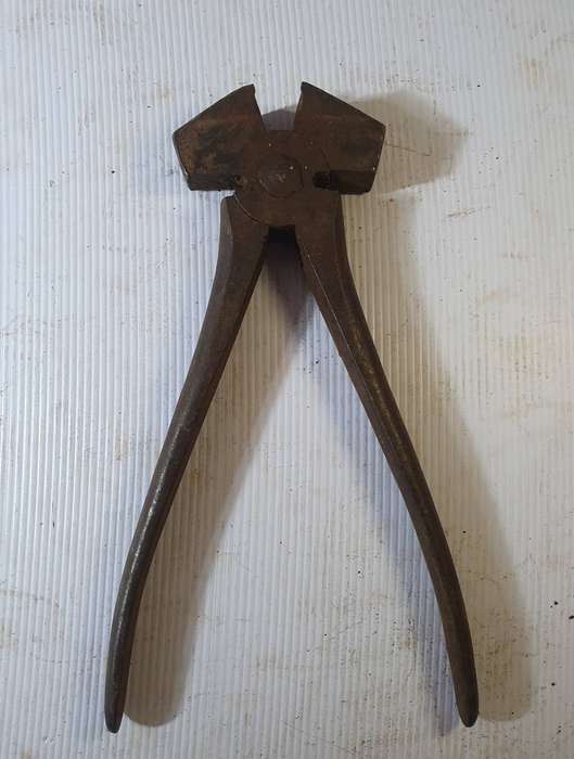 ANTIQUE HAMMER PLIERS . SCARCE FIND !!