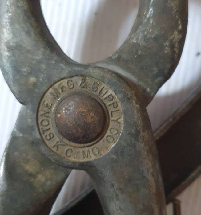11 X ANTIQUE TO VINTAGE TOOLS. STUNNING MAKERS MARKS. INCL. 18 INCH MONKEY W. ONE BID FOR ALL. LOT B