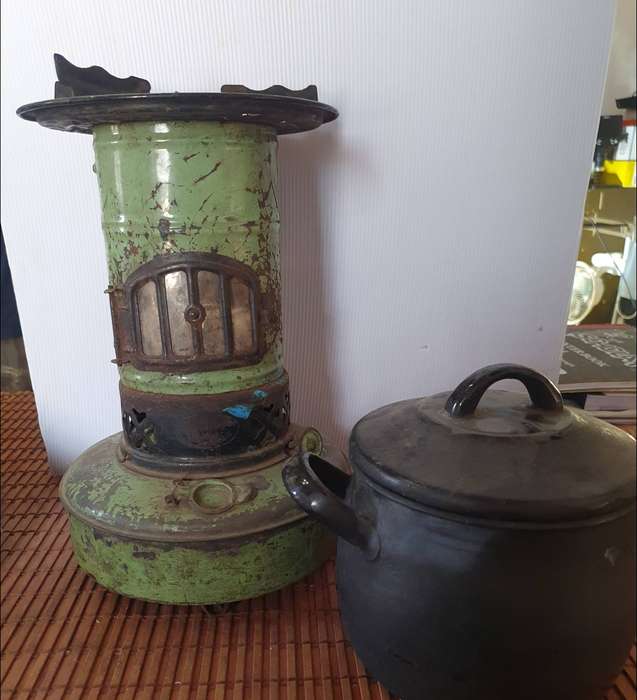 ANTIQUE 30CM HIGH PARAFFIN STOVE AND ENAMEL POT.