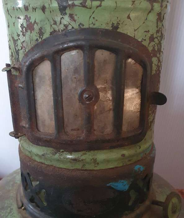 ANTIQUE 30CM HIGH PARAFFIN STOVE AND ENAMEL POT.