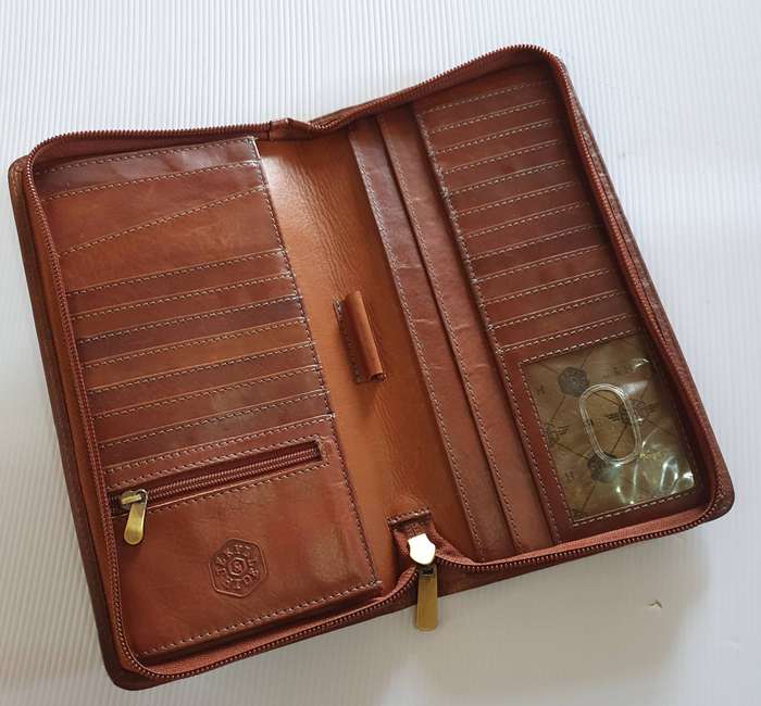 ORIGINAL Jekyll & Hide Oxford Travel Wallet Brown . AS NEW. NEVER BEEN USED.