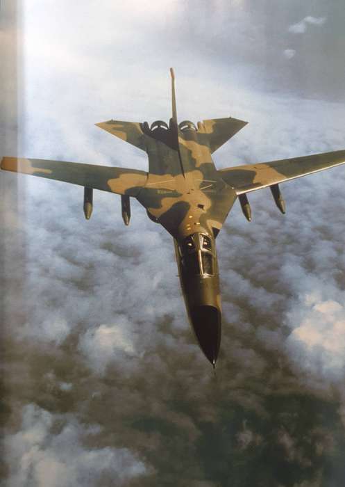 MILITARY AIRCRAFT IN FLIGHT Michael Sharpe 2007 Hardback. HUGE COFFEE TABLE BOOK: 420mm X 300mm
