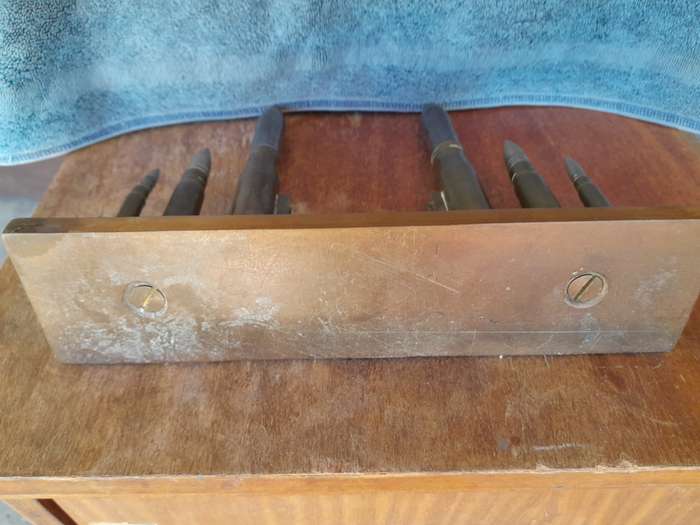 WW2 Trench Art  with 1942 20 mm MVII, Vickers K42 fiz and 303 bullets - (bullets all deactivated)
