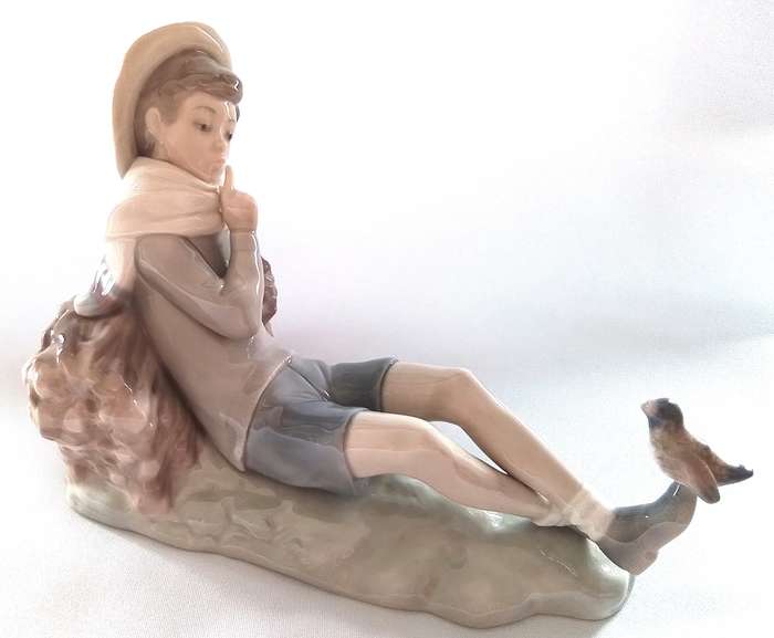 Lladro     -    Bird  Watcher  Boy