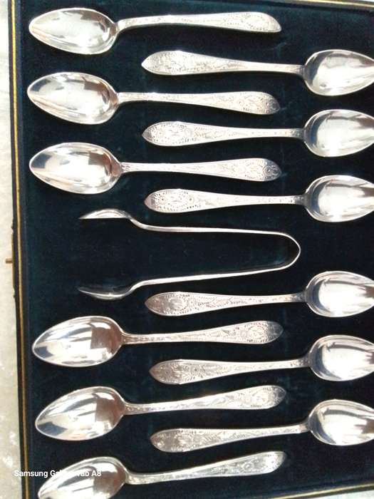 Birmingham  1894    -   Cased  Set  of  Coffee / Tea  Spoons