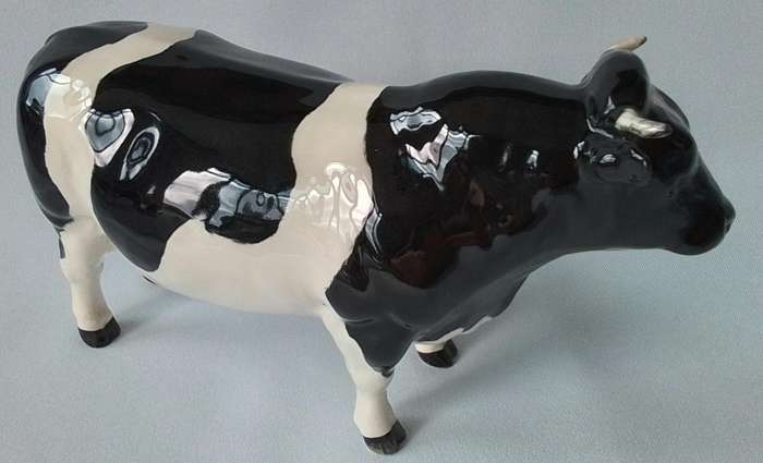 Beswick  -  Vintage porcelain  -  Bull  figure