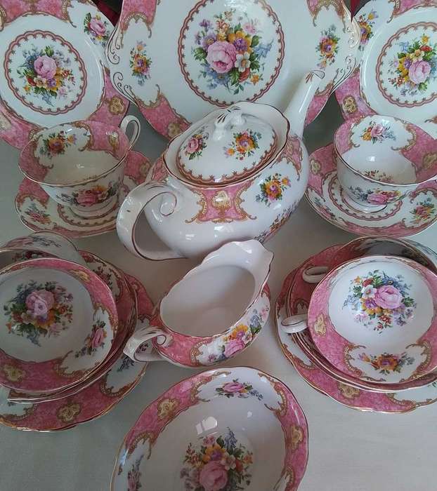 Royal Albert   -  23 pc  LADY CARLYLE   -  Tea  Set