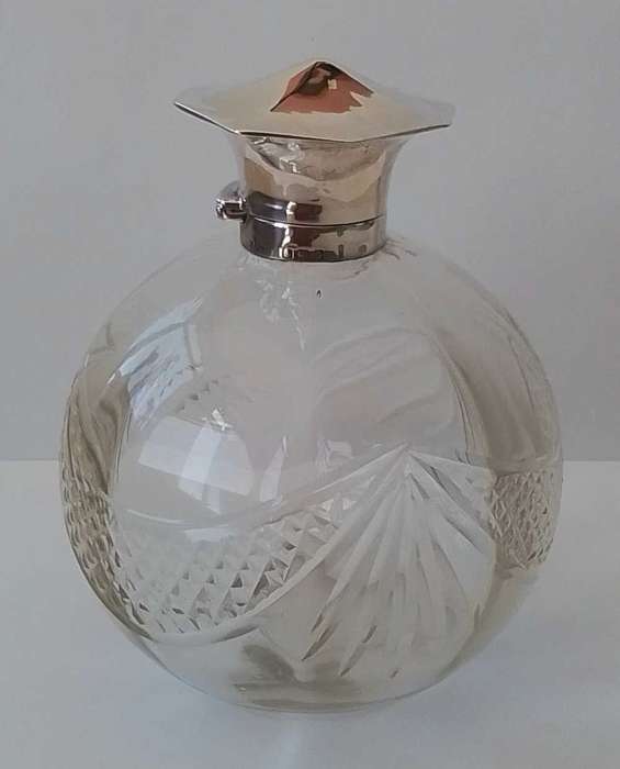 BIRMINGHAM 1938   -  Art  Deco  -  Silver Top Perfume Bottle