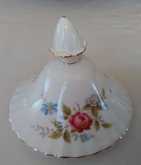 Royal Albert  -  Jubilee Rose  -  Tea Pot Lid