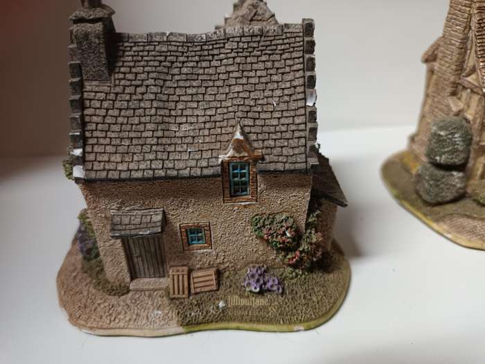 Two Lilliput Lane Cottage Models