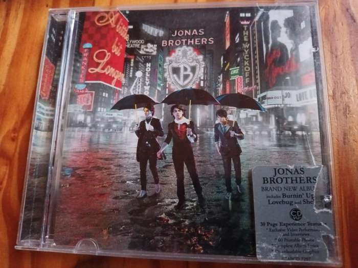 JONAS BROTHERS Music CD