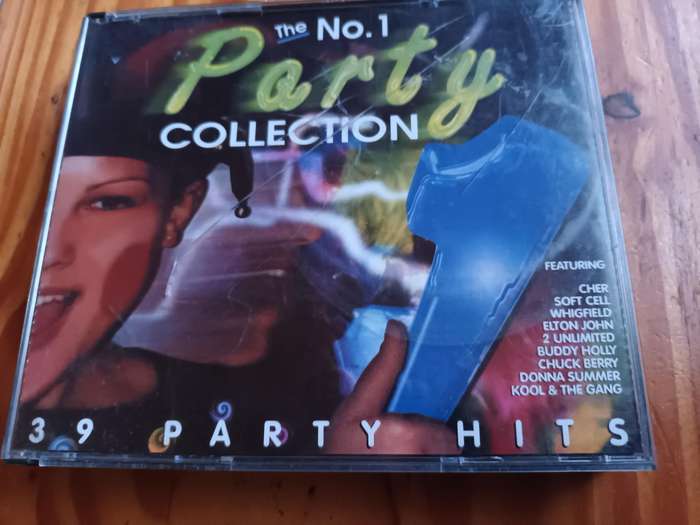 39 Party Hits Double Music CD