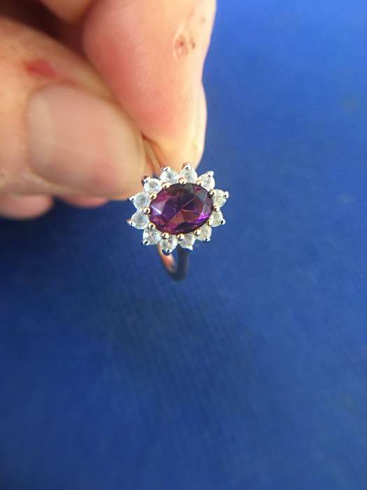 LOVLY RING WITH STONES  MAY BE PLATED
