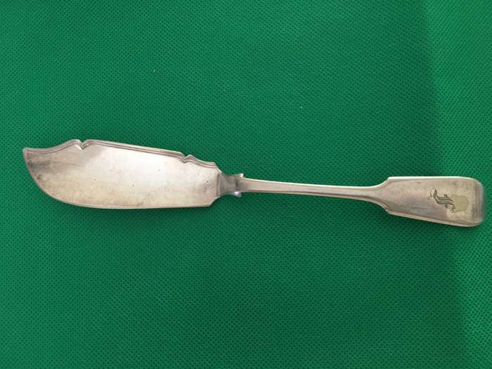 VICTORIAN SILVER  - FISH KNIFE