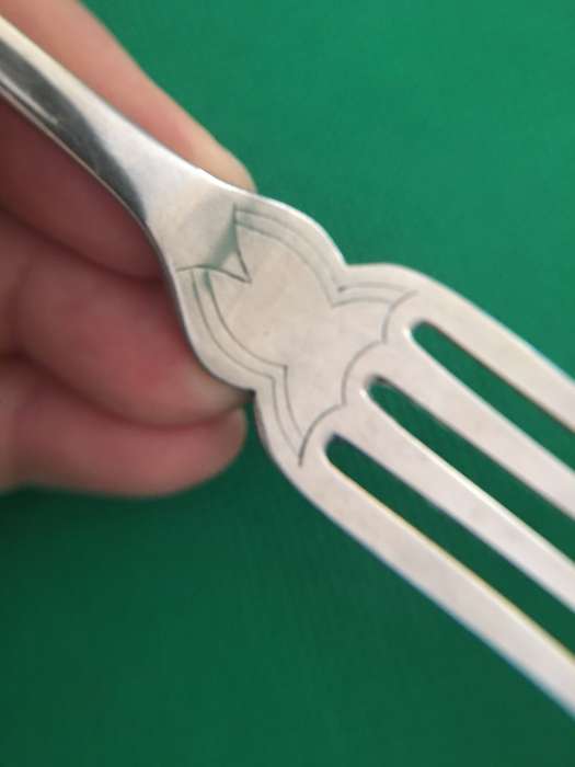 VINTAGE TO ANTIQUE - WALKER AND HALL SHEFFIELD ORUBA SILVER PLATE  FORK
