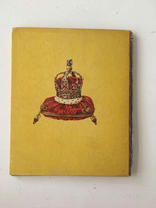 VINTAGE HARD COVER BOOK - THE STORY OF OUR QUEEN - ENID BLYTON - 1953 - EXTREMELY RARE