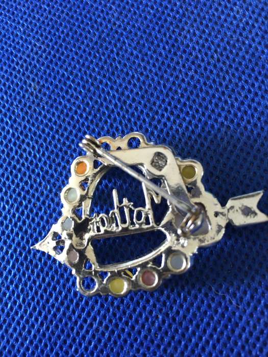 VINTAGE MOTHER  BROOCH