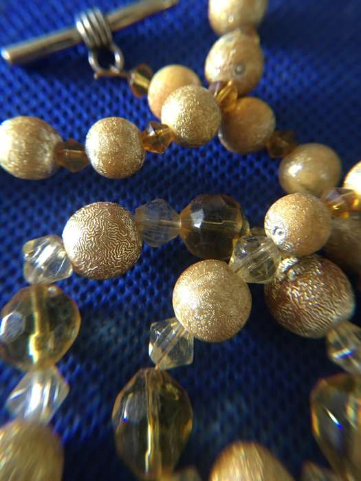 VINTAGE BEADED NECKLACE