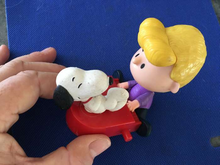VINTAGE MC DONALDS SNOOPY TOY - 2016